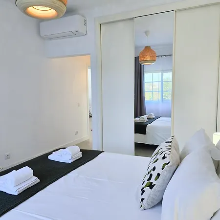 בית נופש Casa Caravela - Spacious Villa, Sunny Swimming Pool & Bbq