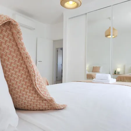 Casa Caravela - Spacious Villa, Sunny Swimming Pool & Bbq