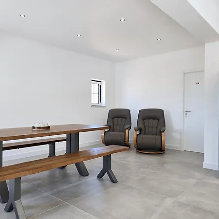 Casa Caravela - Spacious Villa, Sunny Swimming Pool & Bbq Дом отдыха