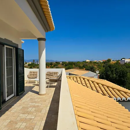 Casa Caravela - Spacious Villa, Sunny Swimming Pool & Bbq