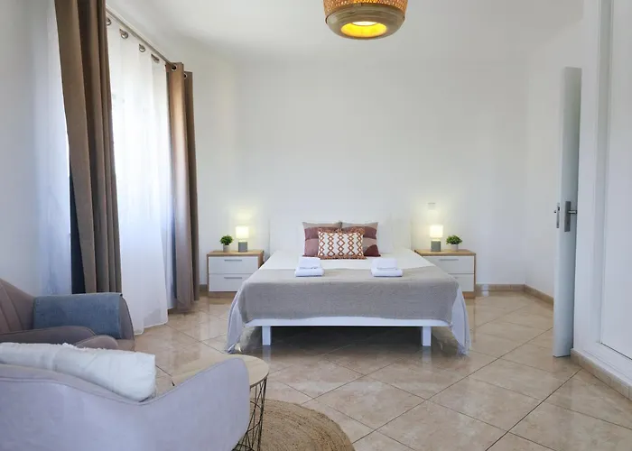 Casa Caravela - Spacious Villa, Sunny Swimming Pool&bbq *