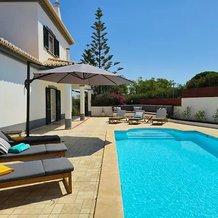 Casa Caravela - Spacious Villa, Sunny Swimming Pool & Bbq *