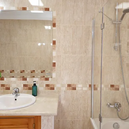 Holiday home Casa Caravela - Spacious Villa, Sunny Swimming Pool & Bbq Lagoa (Algarve)