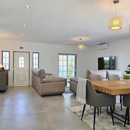 Casa Caravela - Spacious Villa, Sunny Swimming Pool & Bbq 別荘 *