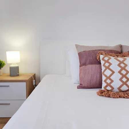 Casa Caravela - Spacious Villa, Sunny Swimming Pool & Bbq