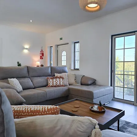 Casa Caravela - Spacious Villa, Sunny Swimming Pool & Bbq *