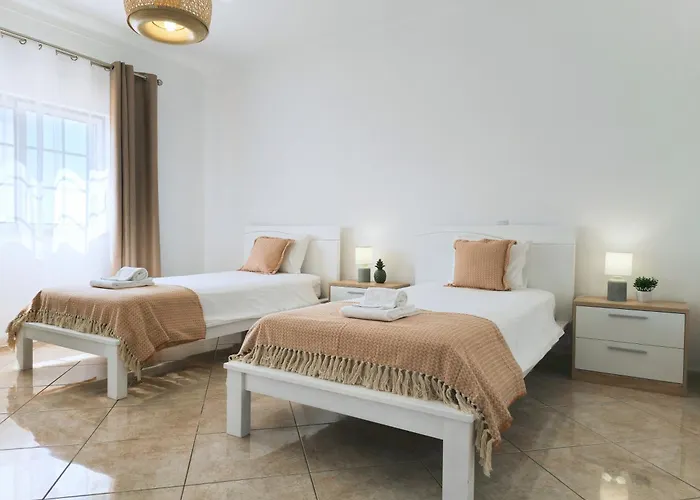 펜션 Casa Caravela - Spacious Villa, Sunny Swimming Pool & Bbq