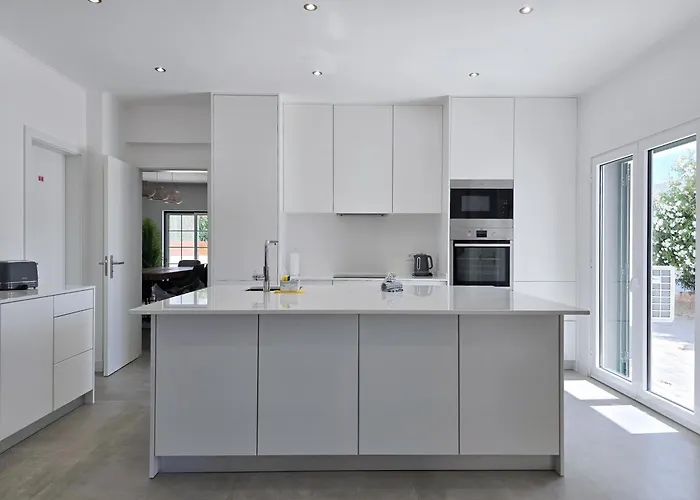 Casa Caravela - Spacious Villa, Sunny Swimming Pool & Bbq 펜션 *