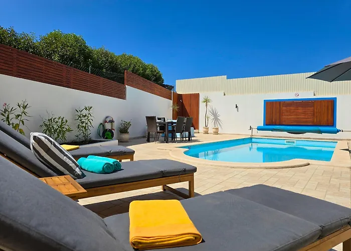 Casa Caravela - Spacious Villa, Sunny Swimming Pool & Bbq Дом отдыха