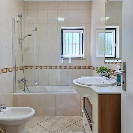 Casa Caravela - Spacious Villa, Sunny Swimming Pool & Bbq 펜션 라고아