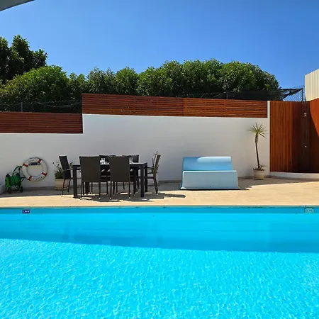 Casa Caravela - Spacious Villa, Sunny Swimming Pool & Bbq 펜션